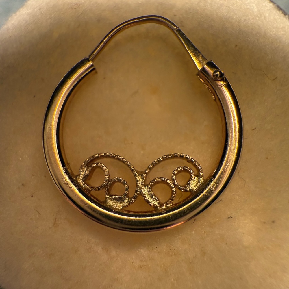 14k Yellow Gold Hoop Earrings - Picture 7 of 10